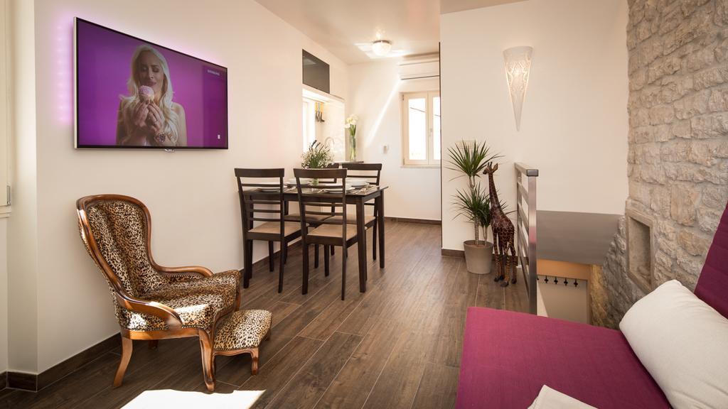 Apartment Shambala Sea View โรวีน ภายนอก รูปภาพ