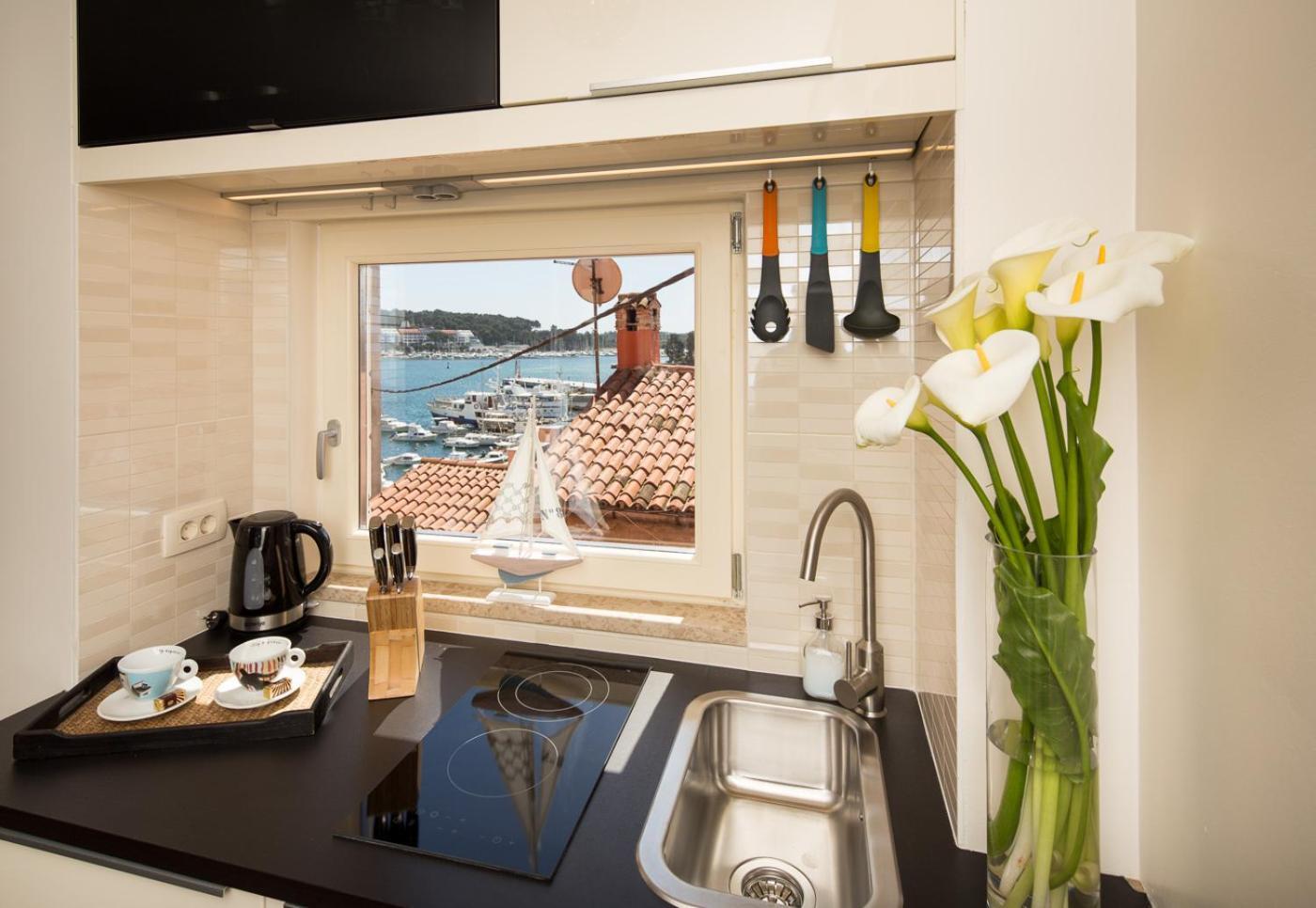 Apartment Shambala Sea View โรวีน ภายนอก รูปภาพ
