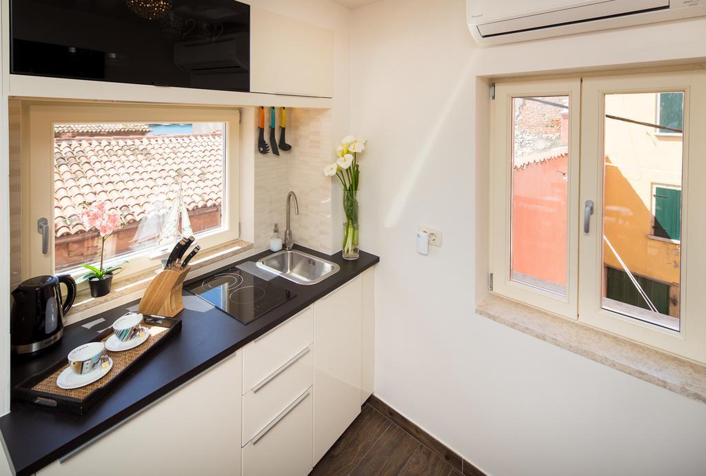 Apartment Shambala Sea View โรวีน ภายนอก รูปภาพ