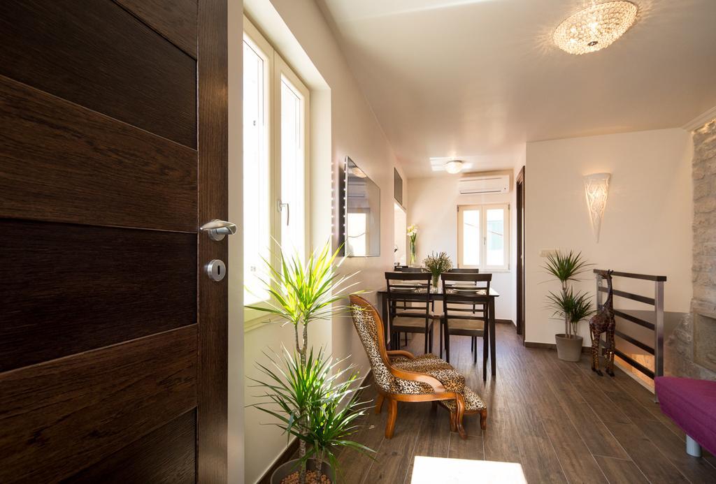 Apartment Shambala Sea View โรวีน ภายนอก รูปภาพ